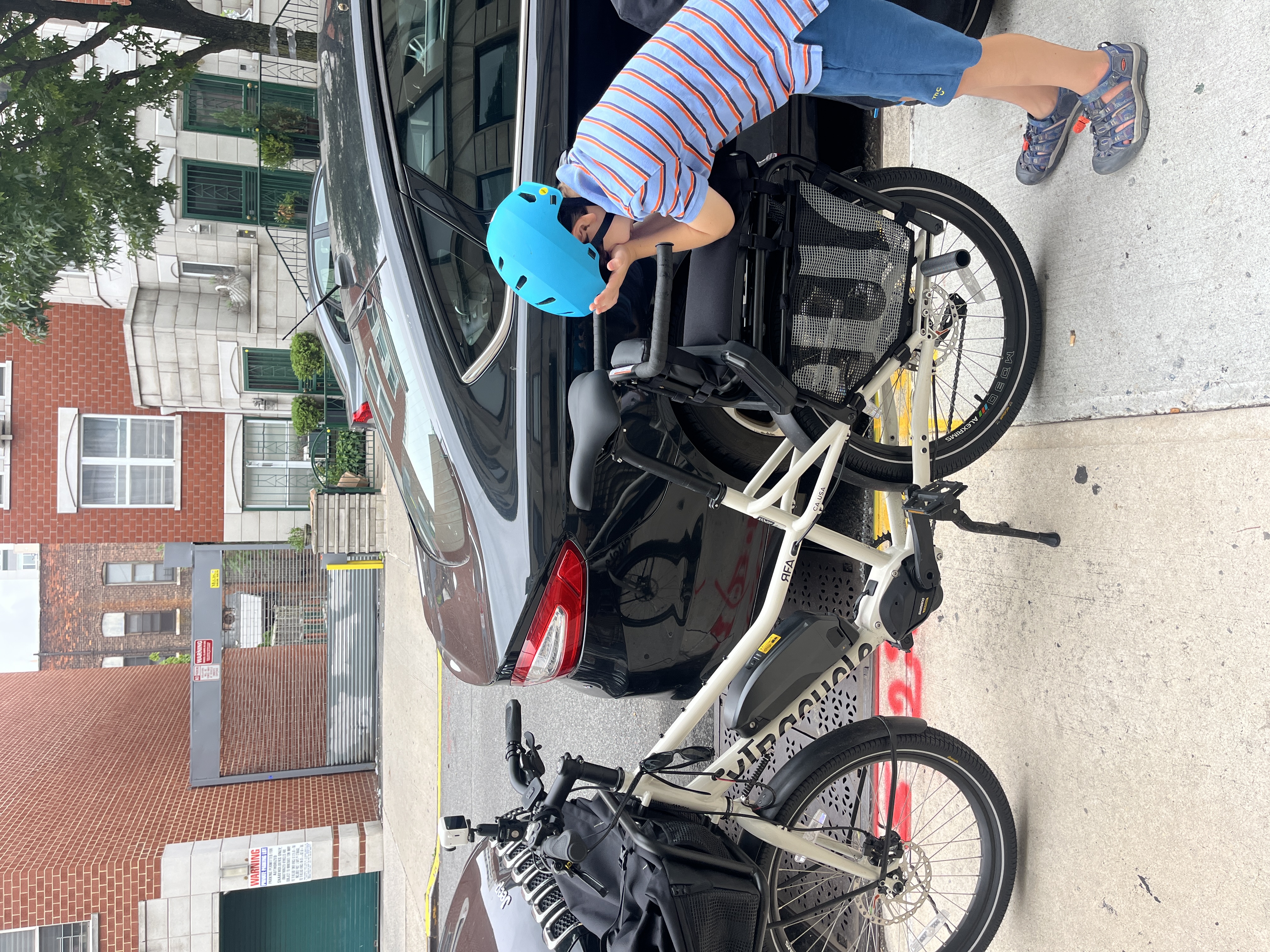 Xtracycle RFA Urban Scout longtail electric cargo bike for rent in NYC